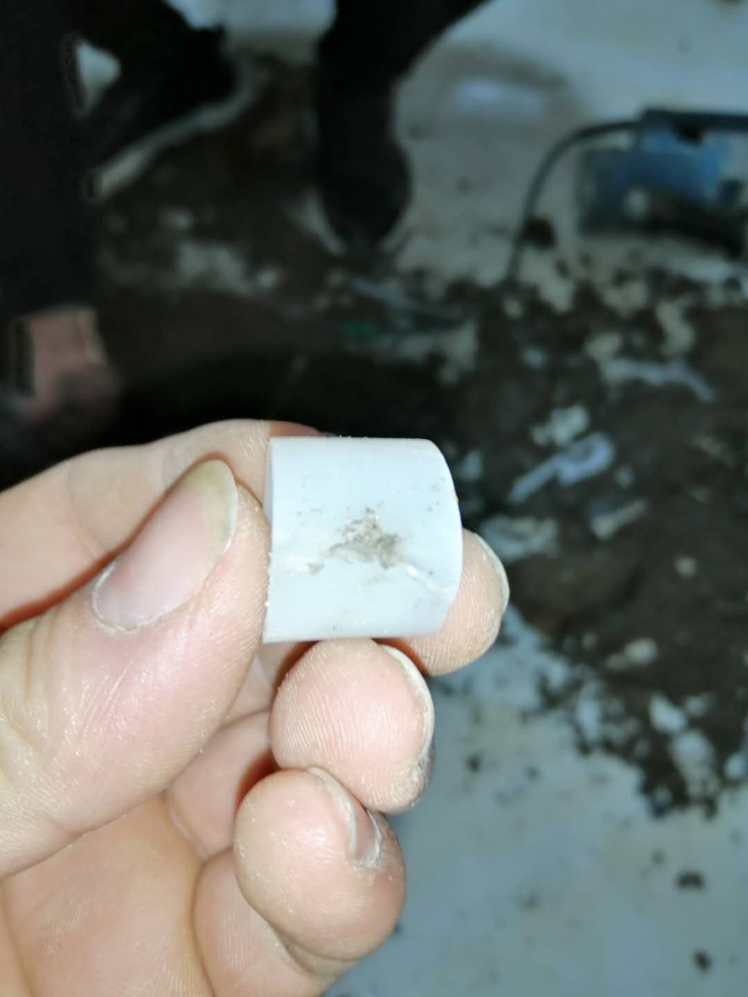 宝兴家里地暖漏水了怎么办？